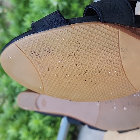 UGG Yasmin Lace Up Black Wedge Sandal Size 9 - Picture 11 of 14